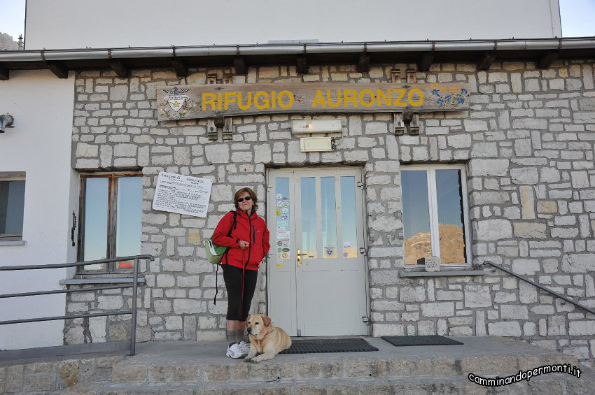 044 Partenza dal Rifugio Auronzo.JPG